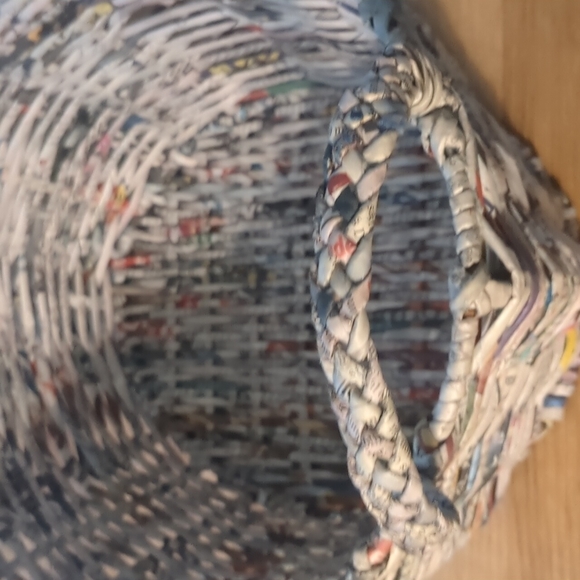 NWT Trader Joe’s Handwoven Recycled Newspaper Basket - Picture 7 of 9